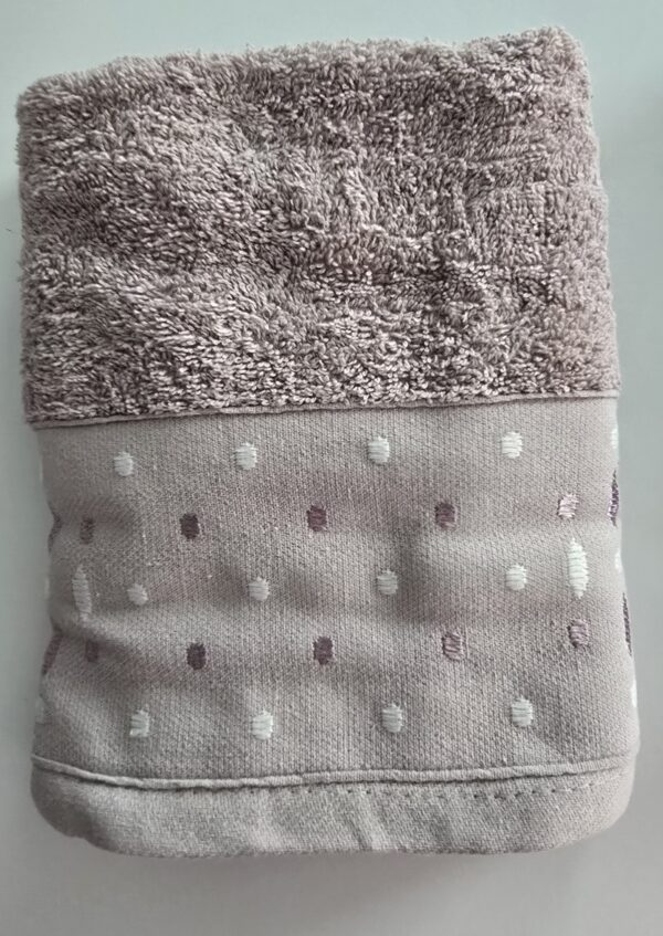 brudny róż kropki brudny róż kropki